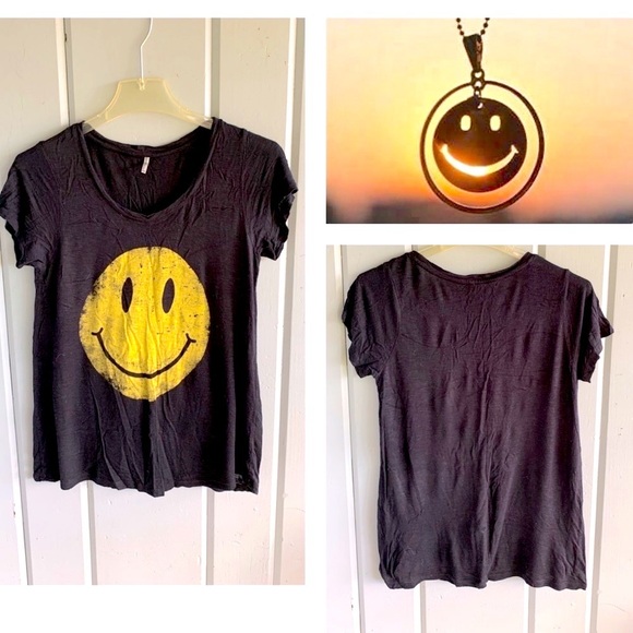 Black Smiley Face Crew Tee Top - Picture 1 of 4